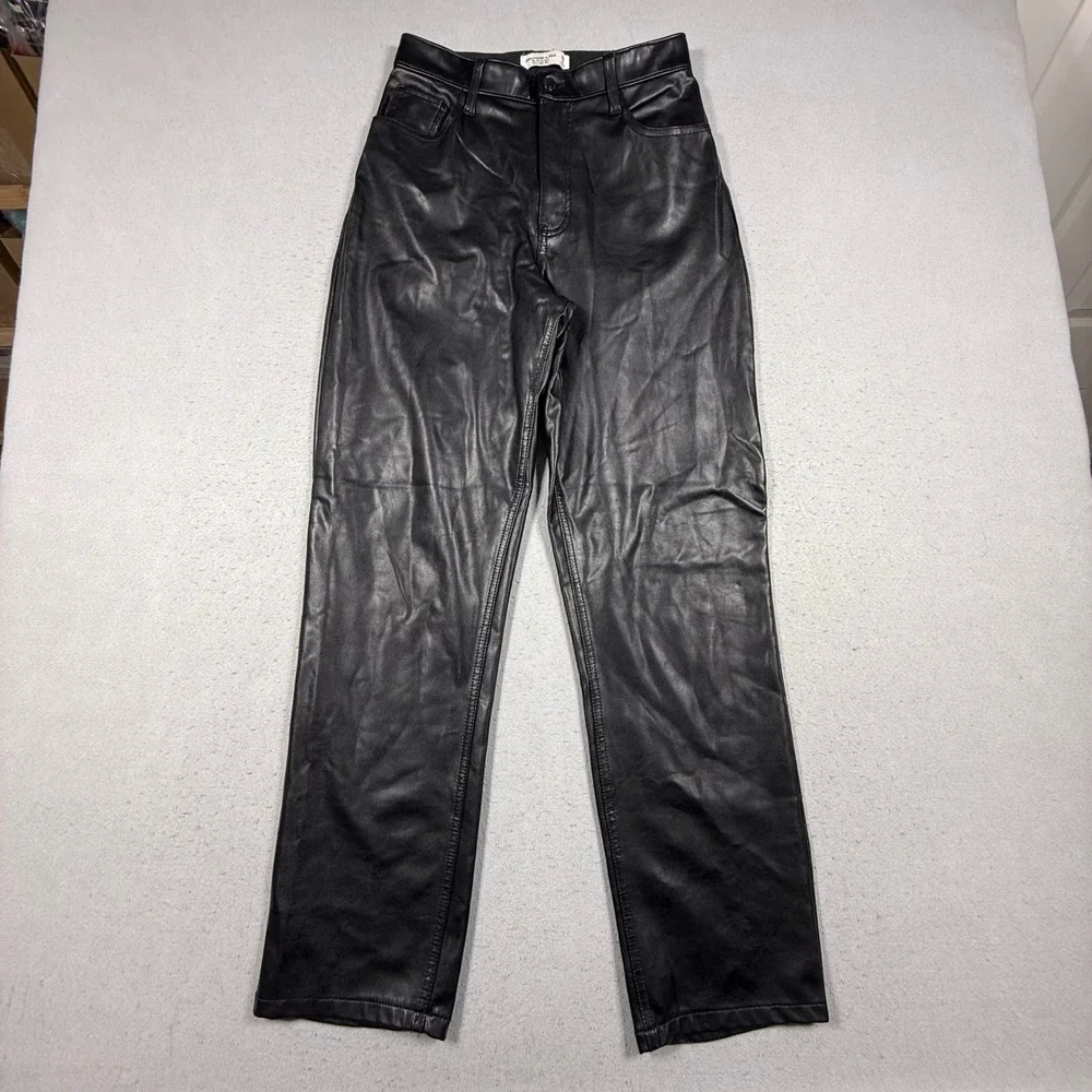 Abercrombie & Fitch Curve Love The 90s Straight Ultra High Rise Faux Leather 29L